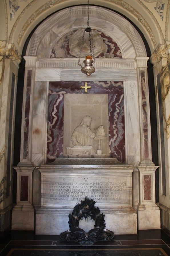 Dantes-mausoleum-Interior.jpg
